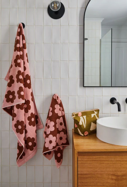 Winter Flowerbed Bath Towel